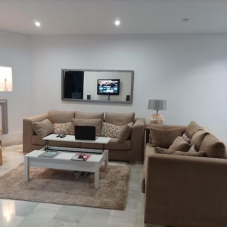 Large 2 Bed Apt Puerto Banus Marina Private Parking Lägenhet Marbella Exteriör bild