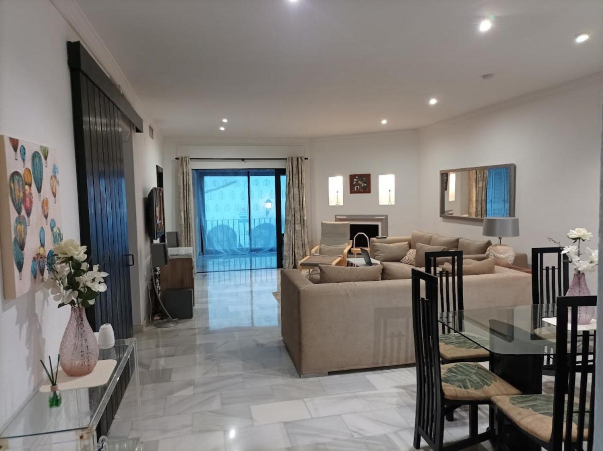Large 2 Bed Apt Puerto Banus Marina Private Parking Lägenhet Marbella Exteriör bild